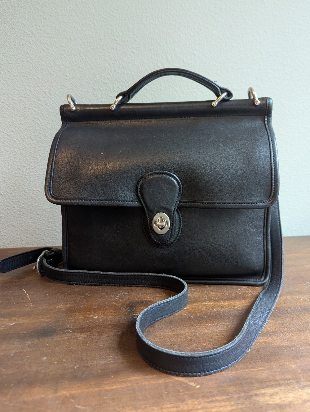 Vintage Y2K Coach Willis Black Leather Crossbody Hand Bag Nickel Silver 9927